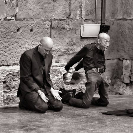 © Black Market International mit Dr. Helge Meyer (links) und Lee Wen, Bern 2015, Photographer Sanja Latinovic