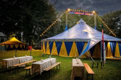 Zirkuszelt im Park der Stadthalle &copy; Foto (c) Gero Sliwa
